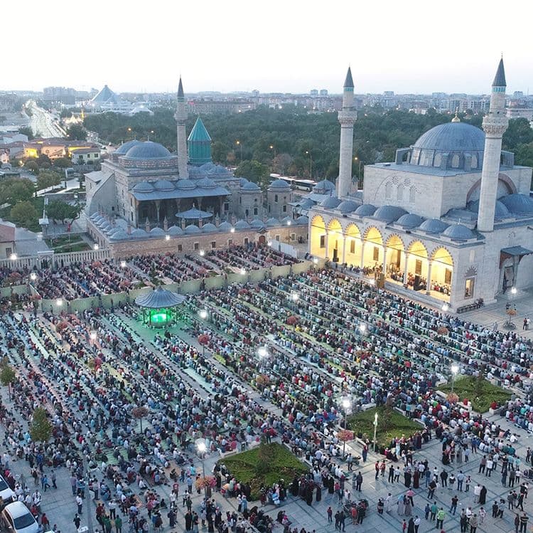 Selimiye Mosque in Konya with crowd gathered for Fajr prayer ceremony